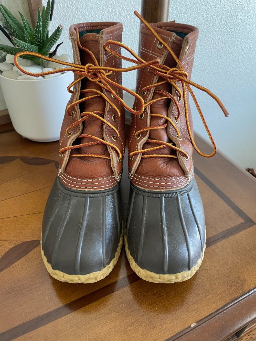 L.L.Bean Women’s 8” Flannel Lined Insulated Bean Boots 6M Tan Navy